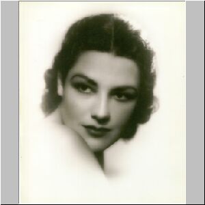 Martha joven 2.JPG
